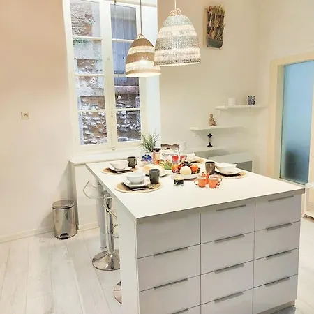 Le Flocon 2 Maison Carree Centre Historique Apartment *